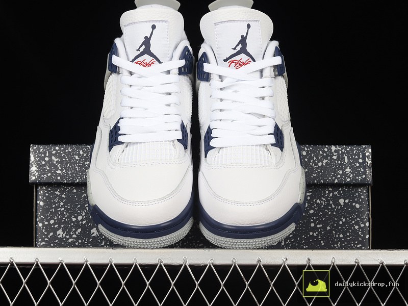Air Jordan 4 Retro "Midnight Navy" (11)