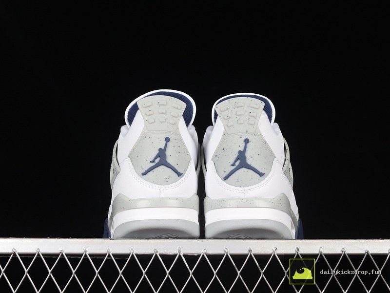 Air Jordan 4 Retro "Midnight Navy" (12)