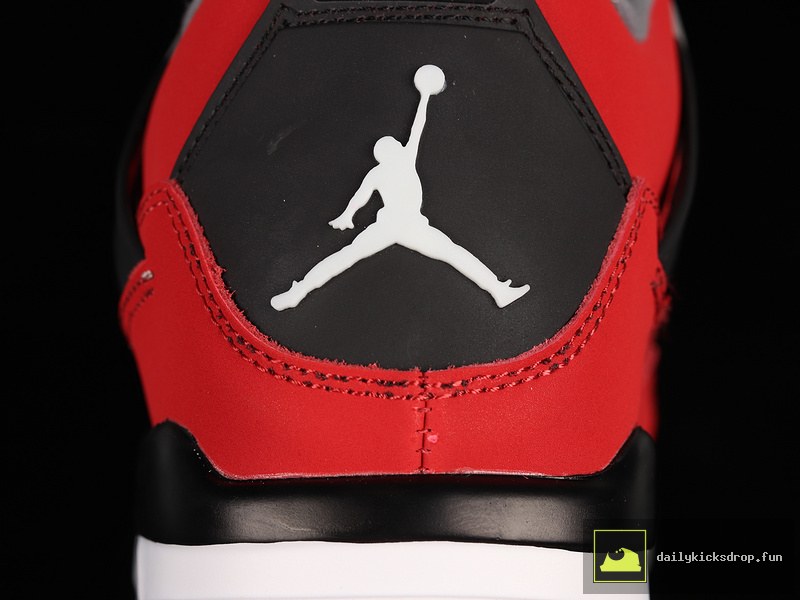 Air Jordan 4 Retro "Toro Bravo" (5)