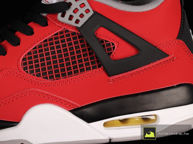 Air Jordan 4 Retro "Toro Bravo" (6)