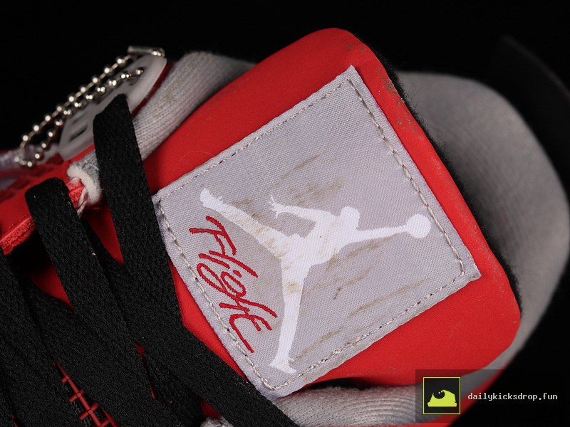 Air Jordan 4 Retro "Toro Bravo" (7)