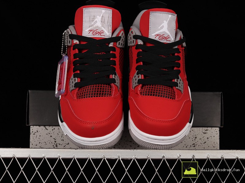 Air Jordan 4 Retro "Toro Bravo" (11)