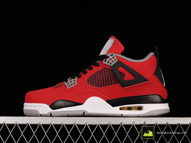 Air Jordan 4 Retro "Toro Bravo" (15)