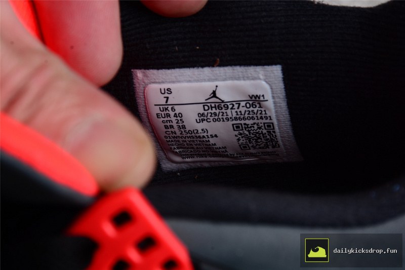 Air Jordan 4 Infrared (4)