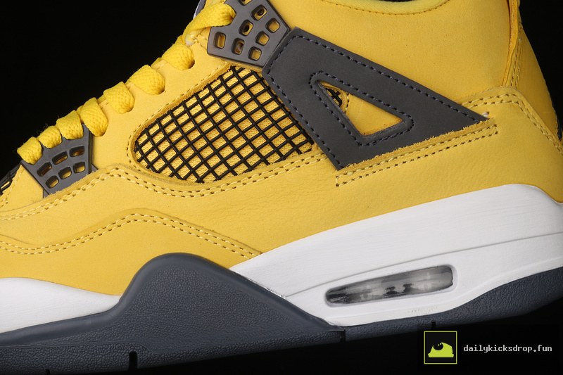 Air Jordan 4 "Lightning" (4)