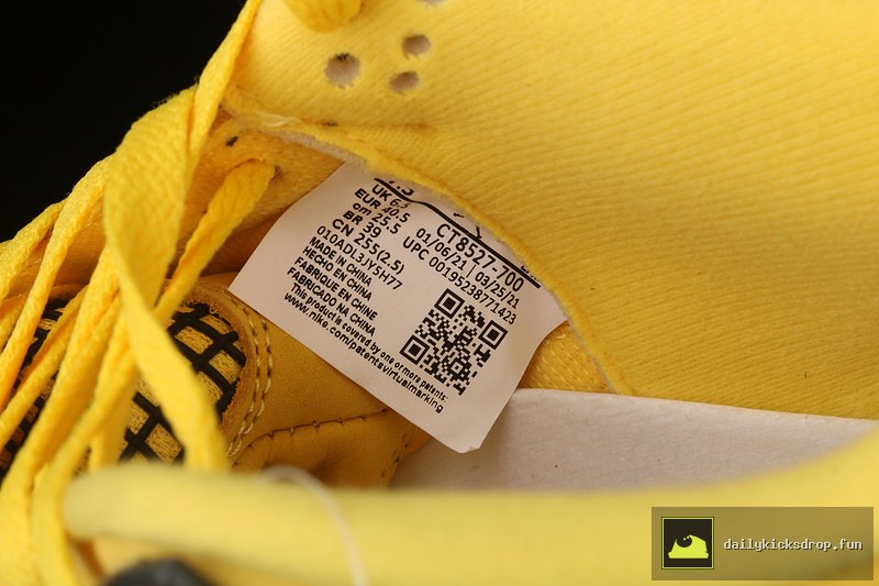 Air Jordan 4 "Lightning" (13)