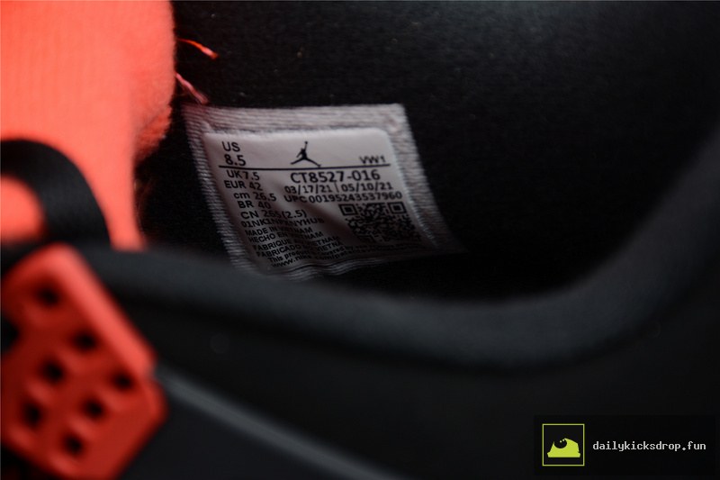 Air Jordan 4 "Red Thunder" (4)