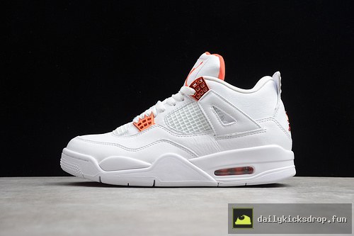 Jordan Air Jordan 4 Retro "Metallic Orange" White/Court Orange-Metallic Silver on-foot review