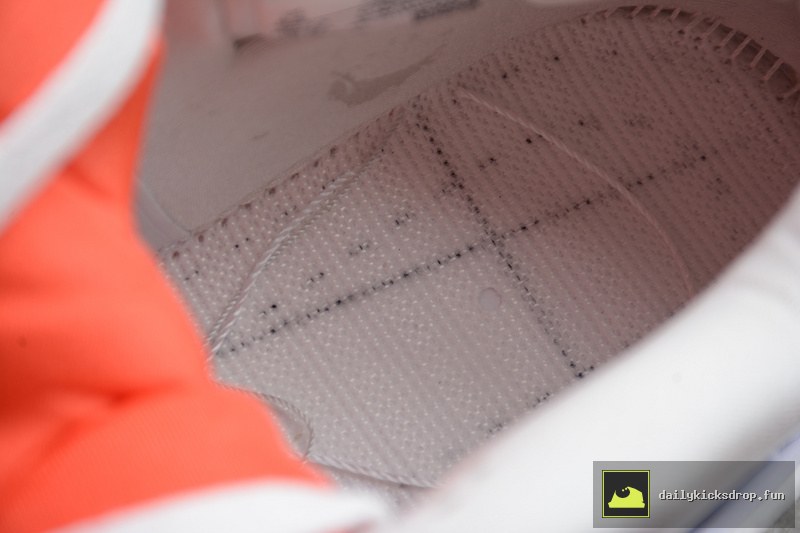 Air Jordan 4 Retro "Metallic Orange" (3)