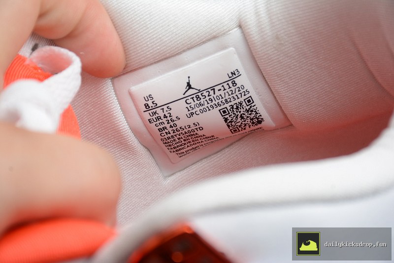Air Jordan 4 Retro "Metallic Orange" (6)
