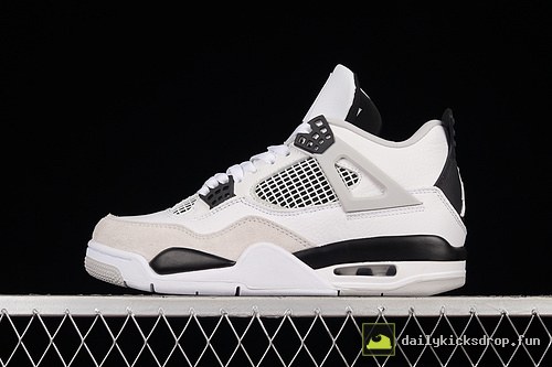 Jordan Air Jordan 4 Retro "Military Black" White/Black/Neutral Grey on-foot review