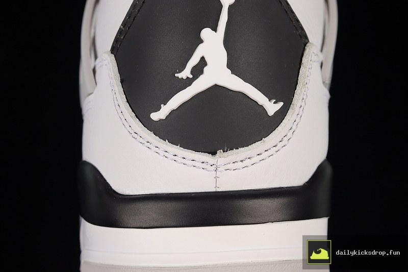 Air Jordan 4 Retro "Military Black" (6)