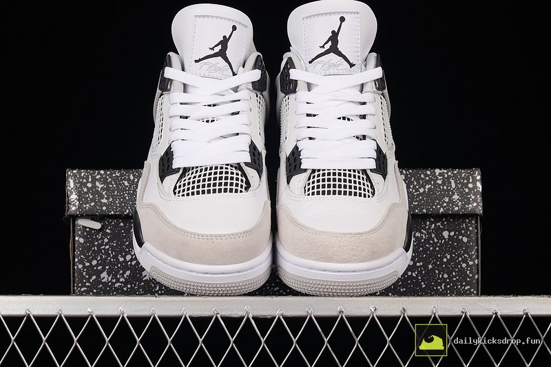 Air Jordan 4 Retro "Military Black" (12)