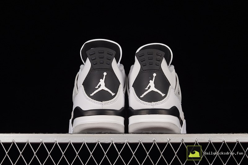 Air Jordan 4 Retro "Military Black" (13)