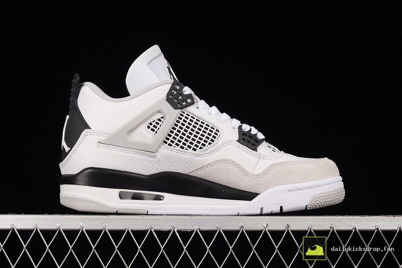 Air Jordan 4 Retro "Military Black" (15)