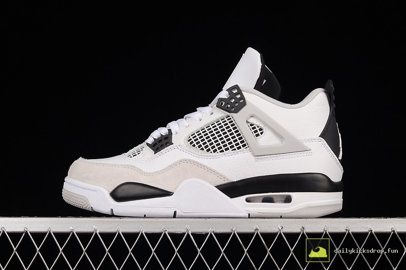 Air Jordan 4 Retro "Military Black" (16)