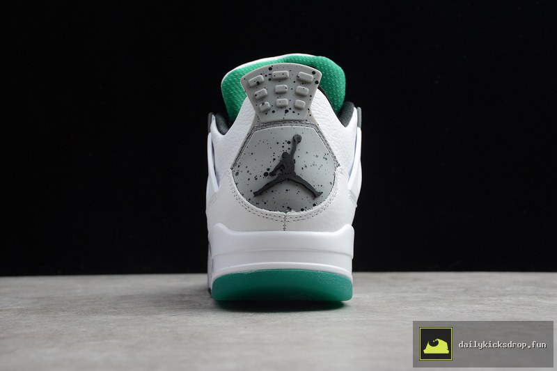 Air Jordan 4 Retro "Rasta" (11)