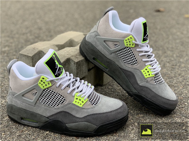 Air Jordan 4 Retro SE "Neon" (13)