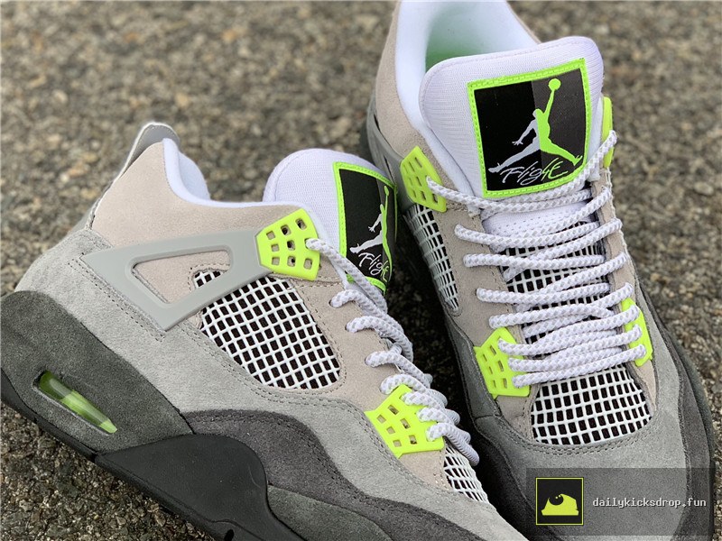 Air Jordan 4 Retro SE "Neon" (15)