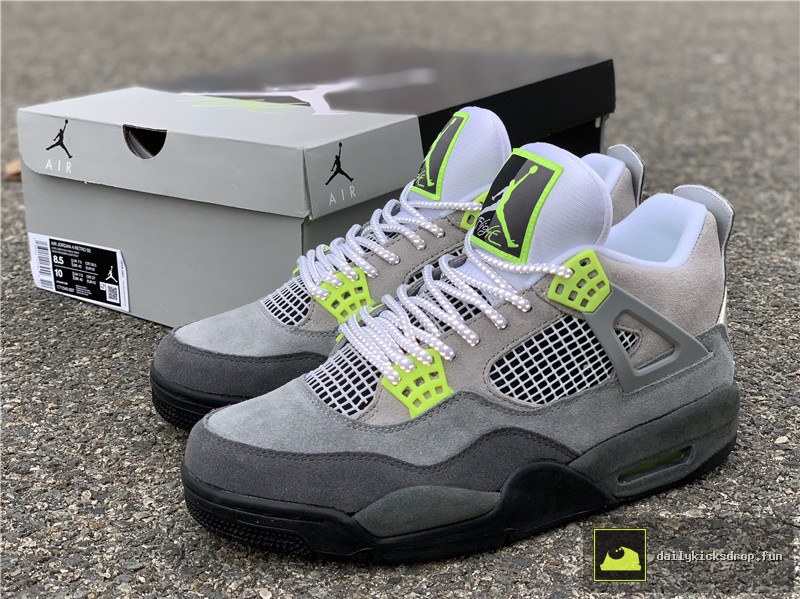 Air Jordan 4 Retro SE "Neon" (17)