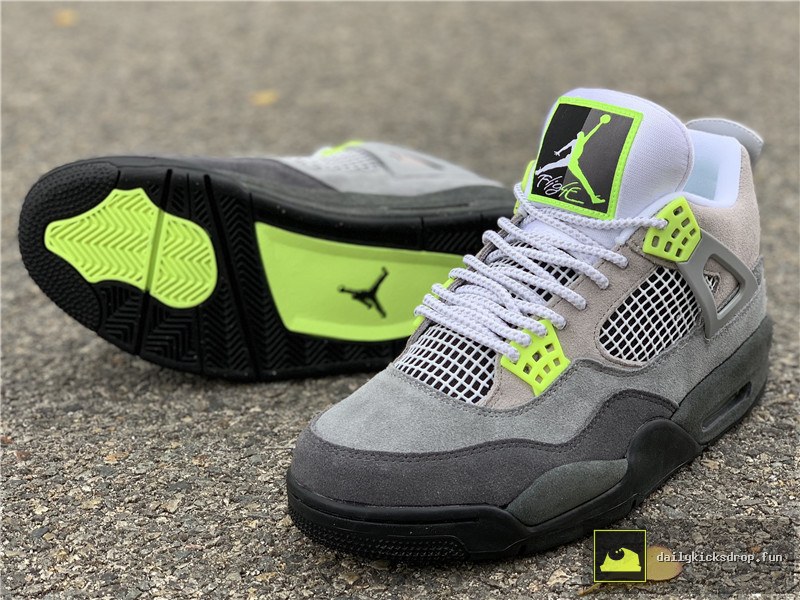 Air Jordan 4 Retro SE "Neon" (19)