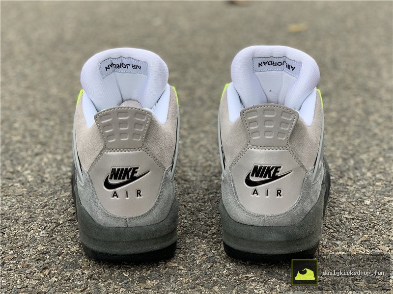 Air Jordan 4 Retro SE "Neon" (21)