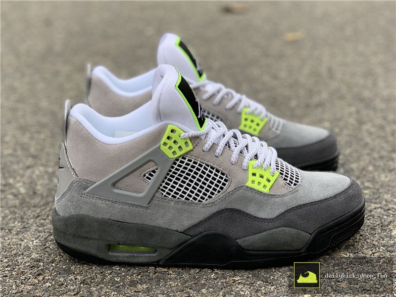 Air Jordan 4 Retro SE "Neon" (22)
