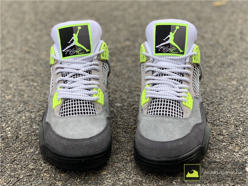 Air Jordan 4 Retro SE "Neon" (23)