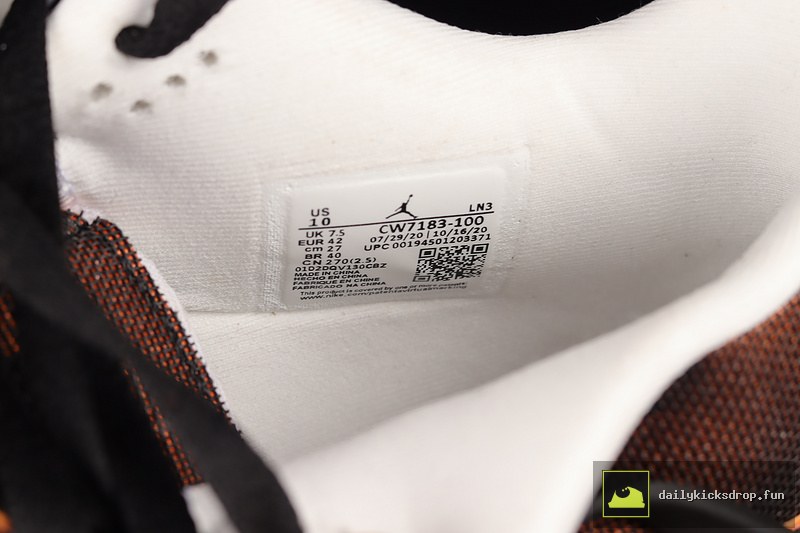 Air Jordan 4 Retro "Starfish" (4)
