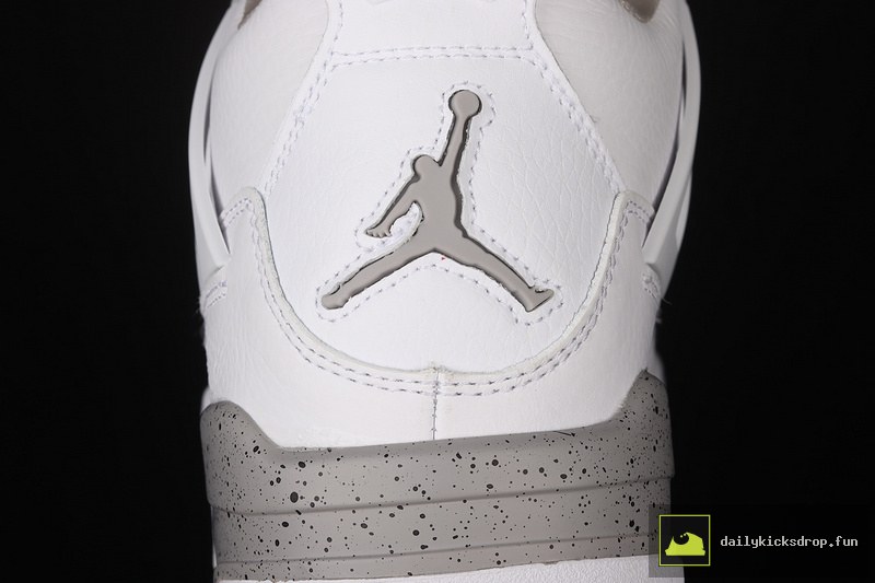 Air Jordan 4 Retro "White Oreo" (4)