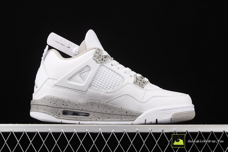 Air Jordan 4 Retro "White Oreo" (16)