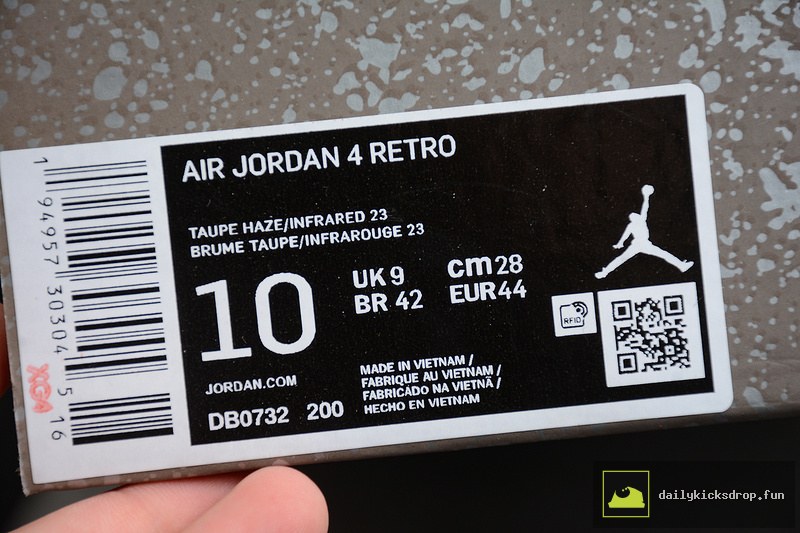 Air Jordan 4 "Taupe Haze" (2)