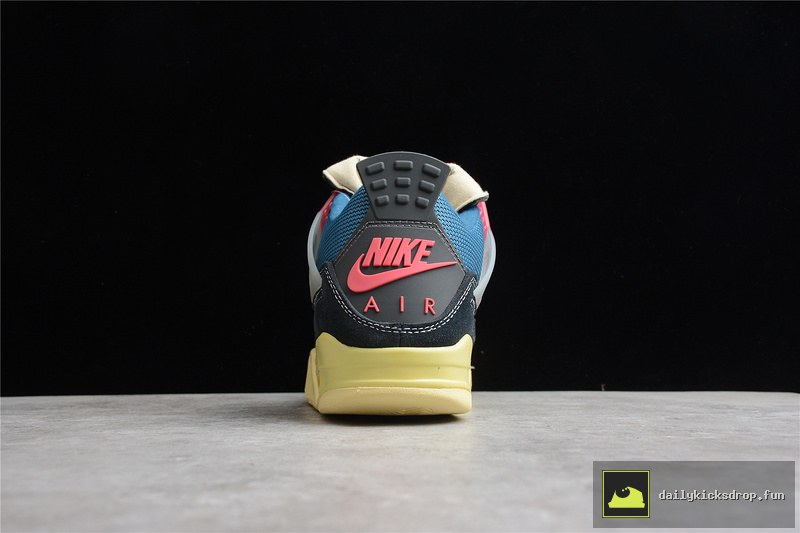 Air Jordan 4 Retro SP x Union LA "Off Noir" (8)