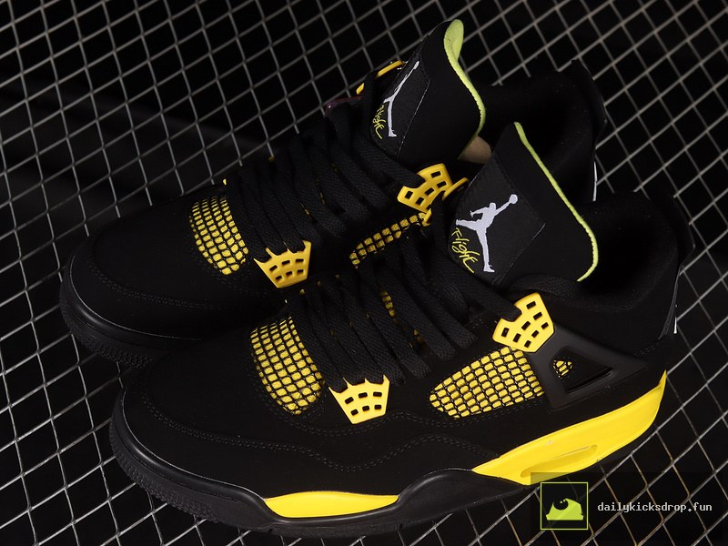 Jordan Air Jordan 4 "Thunder" Black / Tour Yellow on-foot review